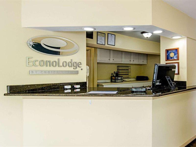 Econo Lodge Lynchburg Exteriör bild
