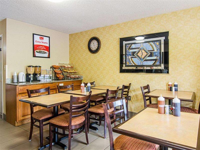 Econo Lodge Lynchburg Exteriör bild