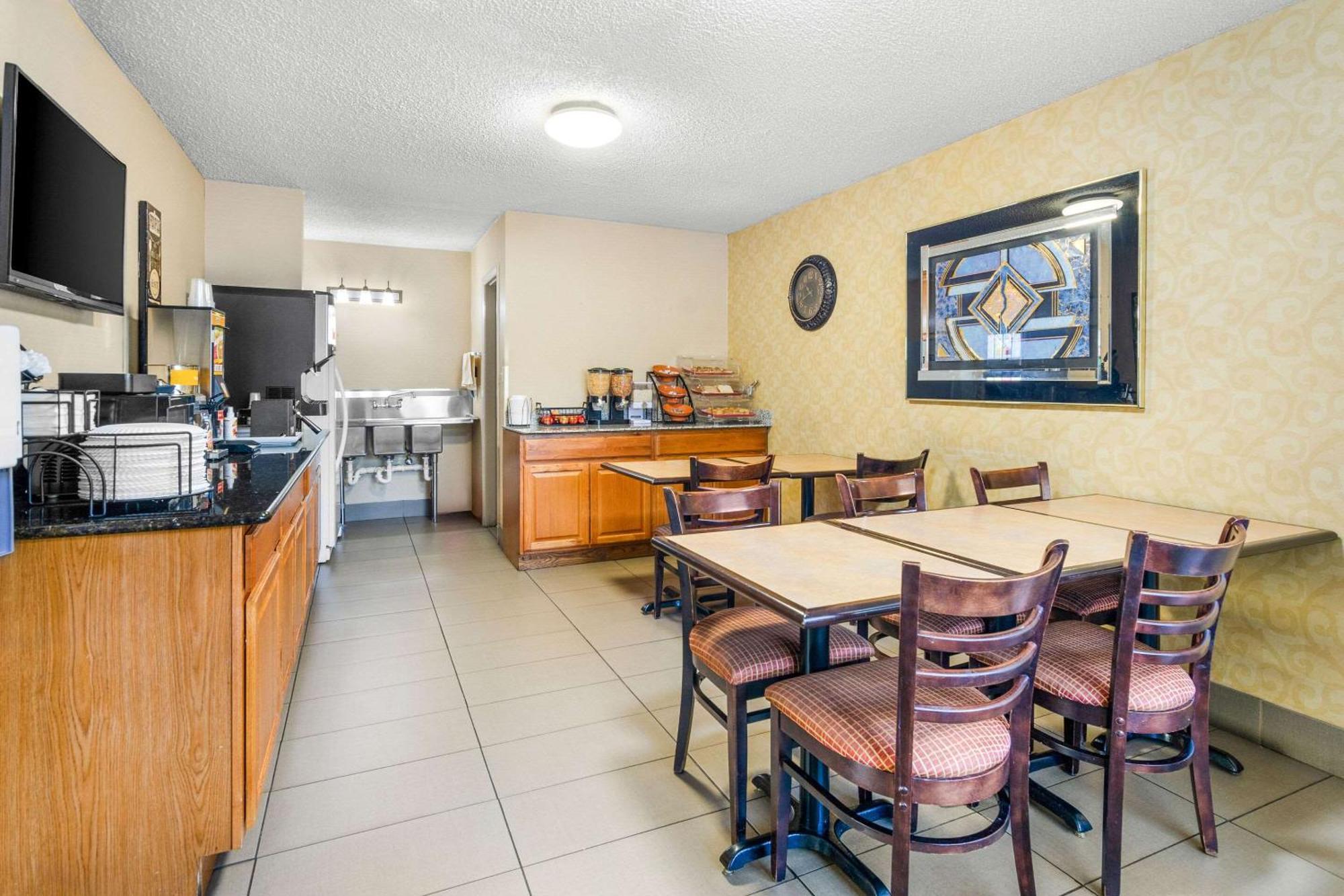 Econo Lodge Lynchburg Exteriör bild